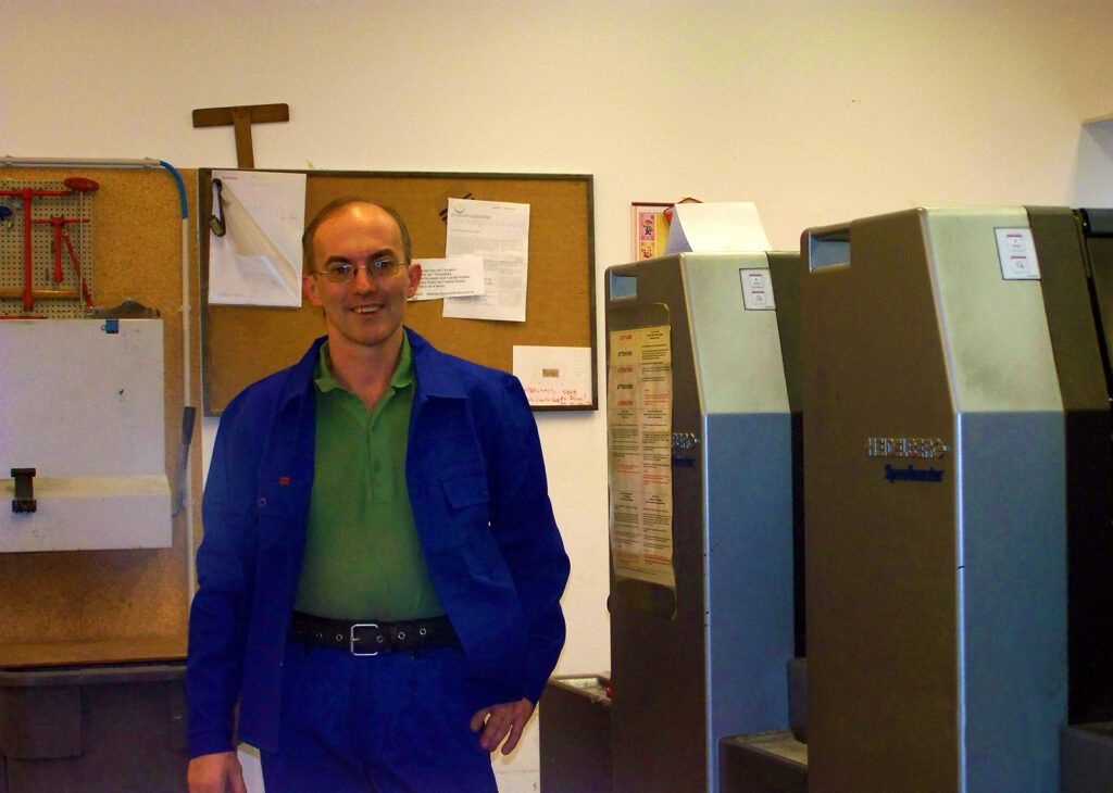Ich an der druckmaschine HEIDELBERG SM 52-5 Farben